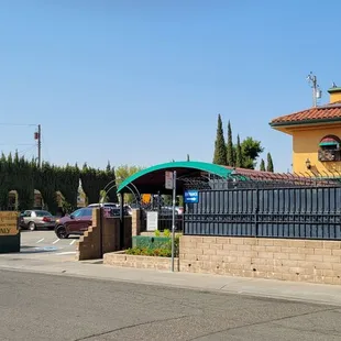 Restaurant back parking lot