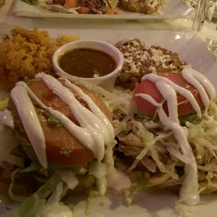 Sopes de pollo