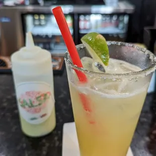 Top shelf margarita, green salsa (delish) and a fully stocked bar. Service was fantastic -- thanks AMY!!