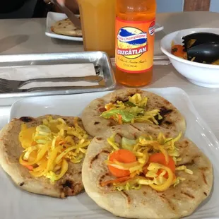 Pupusas De Queso Con Loroco