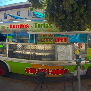 El Ojo De Agua Truck on Third Street