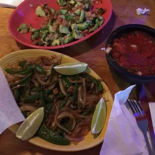 Chiles torreados, guacamole and amazing salsa