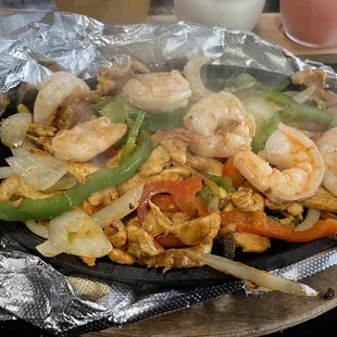 Chicken and shrimp fajita