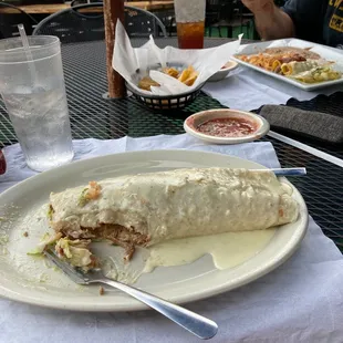El Oso Burrito with carnitas-wow was expecting it to be served on a serving platter. Huge portions great price!