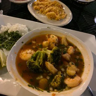 Caldo de camarones