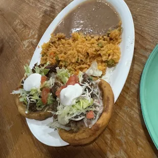 Sopes Plate