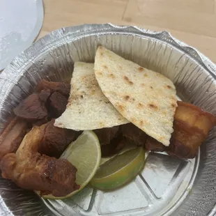 Chicharron con Arepa