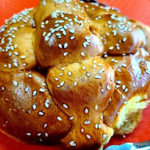 Pan de muerto for Día de los Muertos