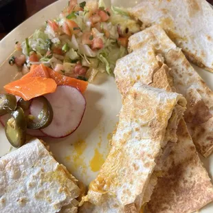 Quesadilla de pollo y jalapeños!