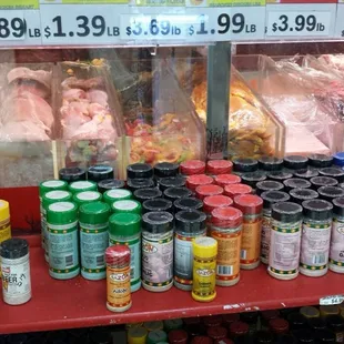 Rubs &amp; spices for the carne.