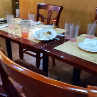 Every table was dirty. Unbelievable!