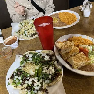 Tacos asada, Horchata, pollo Quesadillas Chica