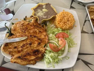 Padrino’s Tacos & Cantina