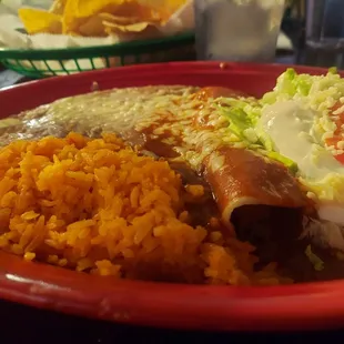 a plate of mexican food