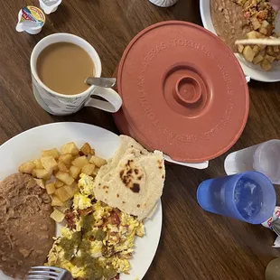 a plate of mexican food