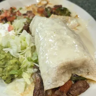 Very large serving. Friendly staff. Food was excellent, drinks always full.