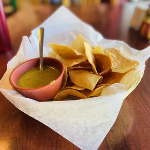 Chips and salsa verde