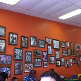 Historical walls a la Pancho Villa, Emiliano Zapata