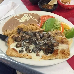 Pechuga con champinones y cheese dip