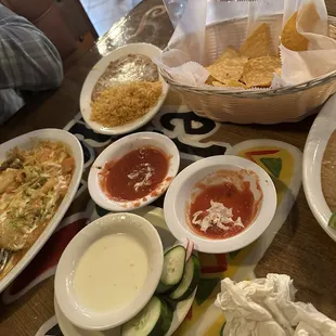 Queso Chips and salsa