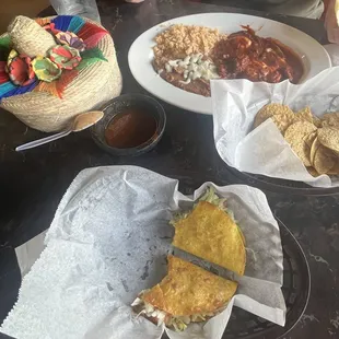 Tacos, huevos ranchero