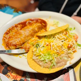 a plate of mexican food