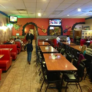 Friday night... This place is dead! Food and service is not what it used to be.