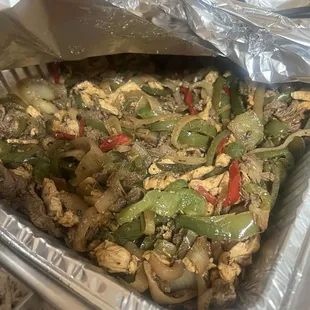 Fajita de Res y Pollo (Beef and Chicken Fajita)