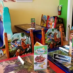 Festive &amp; Inviting Dining Room