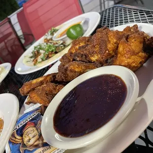 Wings w/ bbq sauce