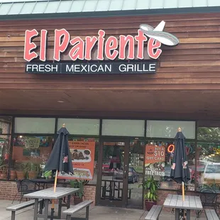 Outside El Pariente