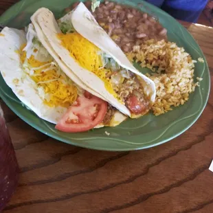 Lunch beef soft taco plate.