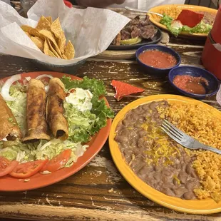 Flaunts with rice and beans