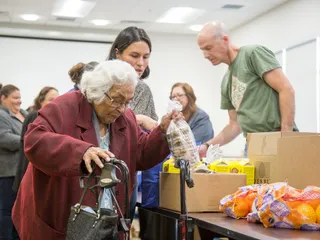 El Pasoans Fighting Hunger Food Bank