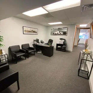 Lobby/waiting area and receptionist