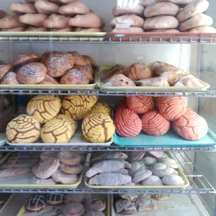 food, dough desserts, donuts