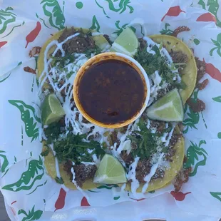 Birria tacos w consome