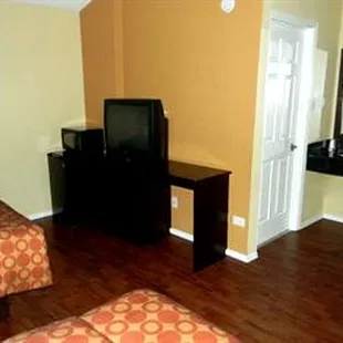 Spacious room w/2 queen beds