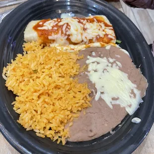 Spinach enchilada lunch platter