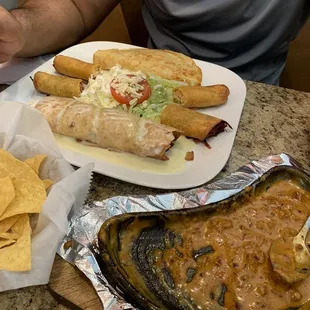 Fiesta Plato &amp; Queso Fundido Dip