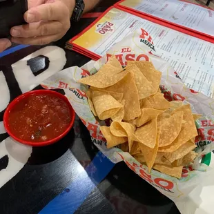 nachos and salsa