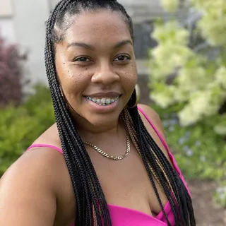 Janelle M.