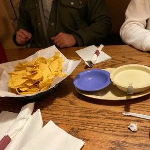 Chips &amp; queso