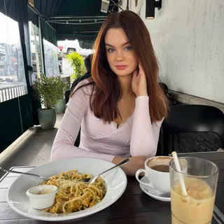 Lyndsey P.
