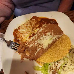 Lunch raco and enchilada