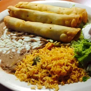 Fried Flour Flauta Dinner