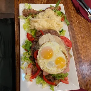 Churrasco a Caballo-- Bife de Chorizo a la parrilla con dos huevos fritos
