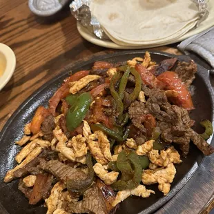 Pollo and Carne Fajitas