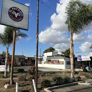 a sign for a mexican restaurant