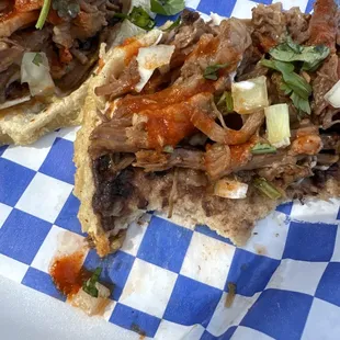 Sopes de birria
